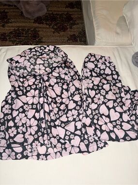 kate spade women’s Black and Pink Floral Heart Pajama Set